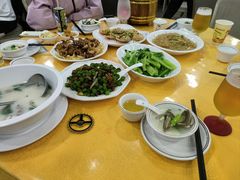 -鹏城人家海鲜酒家·23年老字号(较场尾店)