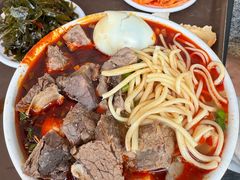 肉蛋双飞牛肉面-清真·马安军辣子牛肉面