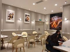 大堂-面包新语(龙湖·西宸天街店)