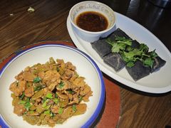 -廖师傅大蒜炒腊肉(袁家岭店)