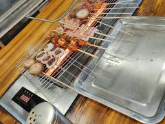 -哈尔滨小酒馆·鲜肉现穿自助烧烤(康新花园店)