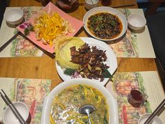 -月亮眼花园餐厅书吧酒吧