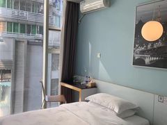 -卡罗酒店(东门晒布地铁站店)