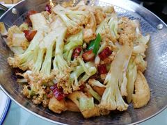 -刘姐啤酒鱼民族演艺餐厅(西街总店)