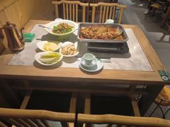-绿草地·湘菜(酃湖师院店)
