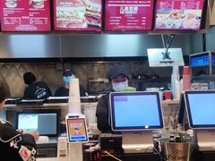-The Habit Burger Grill 哈比特汉堡(爱琴海店)