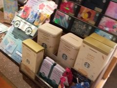 零售区-星巴克(广州淘金路店)