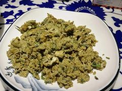 香椿炒本鸡蛋-印巷里主题餐厅(马鞍山店)