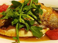 蒜香黄油烤鲈鱼柳配洋葱烩土豆-港丽餐厅(高德置地店)