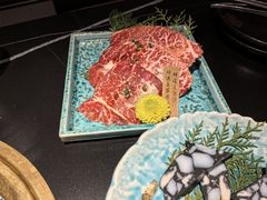 -山川小町·极番烧肉(新地假日广场店)
