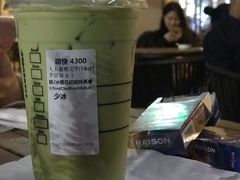 -星巴克臻选(嘉兴海宁银泰城店)