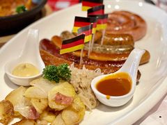 香肠拼盘-1886德国汽车餐厅(外滩十六铺码头店)