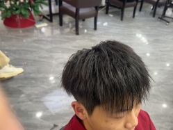 -藤野造型烫染·漂发