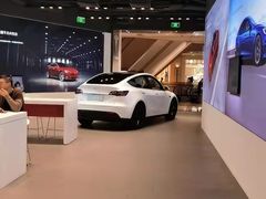 -TESLA 特斯拉(上海太古汇体验店)