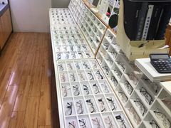 -MiRi眼镜·蔡司·星趣控·尼康控优点视觉合作店(南京东路店)