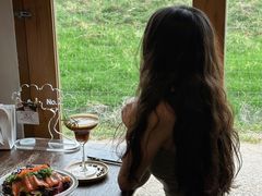 -Chom Cafe and Restaurant