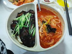 炸酱面辣海鲜汤面双拼-正宗韩国炸酱面(沈航店)