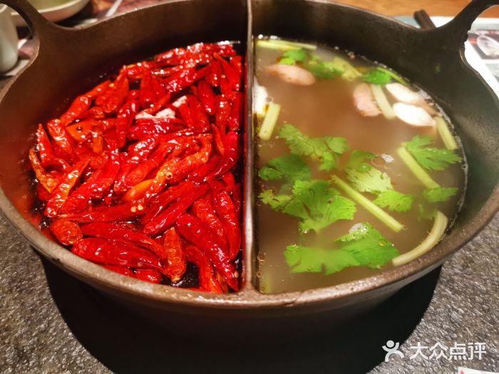 盡膳口福跷脚牛肉火锅(晶耀前滩店)草本鸳鸯锅图片