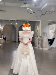 -艾米丽婚纱礼服