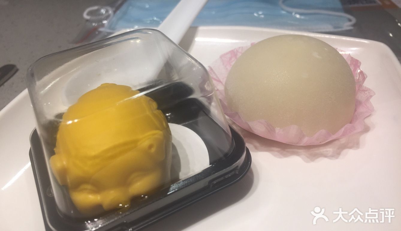 零食 给我，张秀芳小姐姐 拿来了，水果，赠送甜品