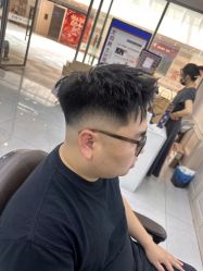 -尤司男士国潮理发馆