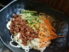 -三人行骨头王火锅(长寿店)