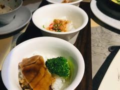 -穹六人间 people 6(岳阳路店)