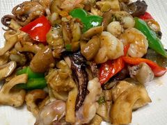 -鑫渔港海鲜本地菜·山海关浑锅(东戴河店)