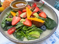 草莓菠菜沙拉-THE REFINERY