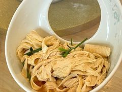 葱油山水腐竹-八道本地特色菜馆(大鹏古城店)