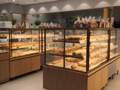 面包甜点陈列柜-面包新语(滨湖万达店)