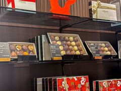 -Laderach 莱德拉(上海环贸iapm店)