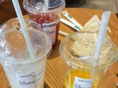 -星巴克(杭州临平银泰城B1店)