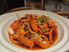 -肥肥虾庄·金牌油焖大虾(汉街SKP店)
