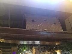 -洪氏嗨捞·广东猪肚鸡·椰子鸡火锅(西咸万象城店)