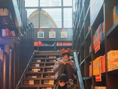 -钟书阁(松江泰晤士小镇店)