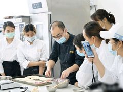 -美斯烘焙培训学院•蛋糕•面包•咖啡(宝安校区)