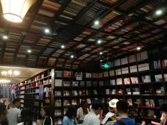 -钟书阁(松江泰晤士小镇店)