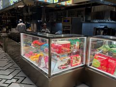 -鞍山大白鲨美食酒店