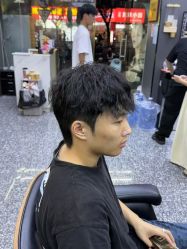 点击看大图 -藤野造型专业烫染接发