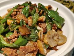 辣椒炒肉-呷湘厨·鱼汤捞饭·剁椒鱼头·辣椒炒肉(国家会展中心店)