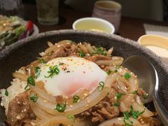 风味牛肉石锅丼-本源食集 日式烧肉·炉端烧(东海缤纷店)