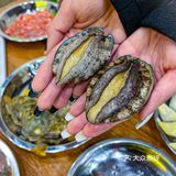 瓦小灶老火锅｜一家海鲜吃到嘴里还在弹的炭火火锅店