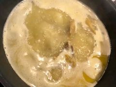-鲜入围煮花胶鸡海鲜火锅