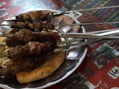 -烤肉小伙烤肉店