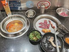 -钱小主·自助回旋烤肉火锅餐厅(东方新天地店)