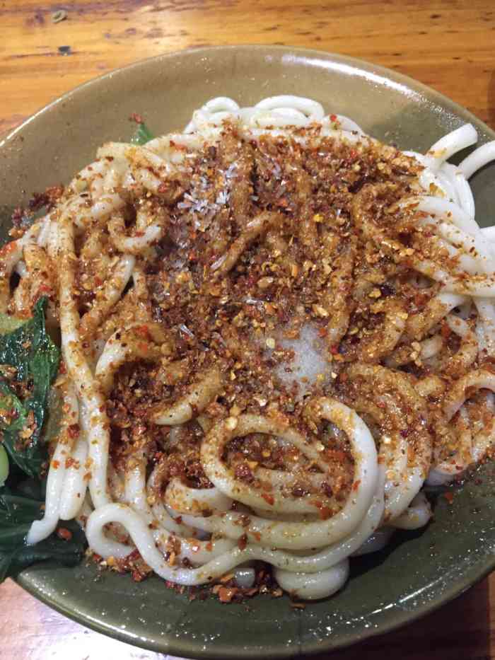 打分   /人 百闻不如一见,传说中的箸头面确实不错有特色,就是里面的