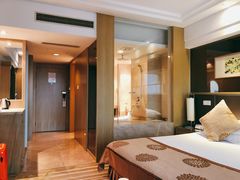 -南京双门楼宾馆(盐仓桥地铁站阅江楼店)