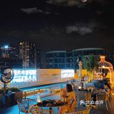 打工人的放松🙆‍♀️软件园这家天台酒吧我直呼过瘾！