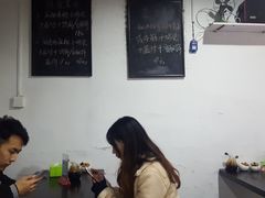 -花溪巷牛肉粉(泉城路店)
